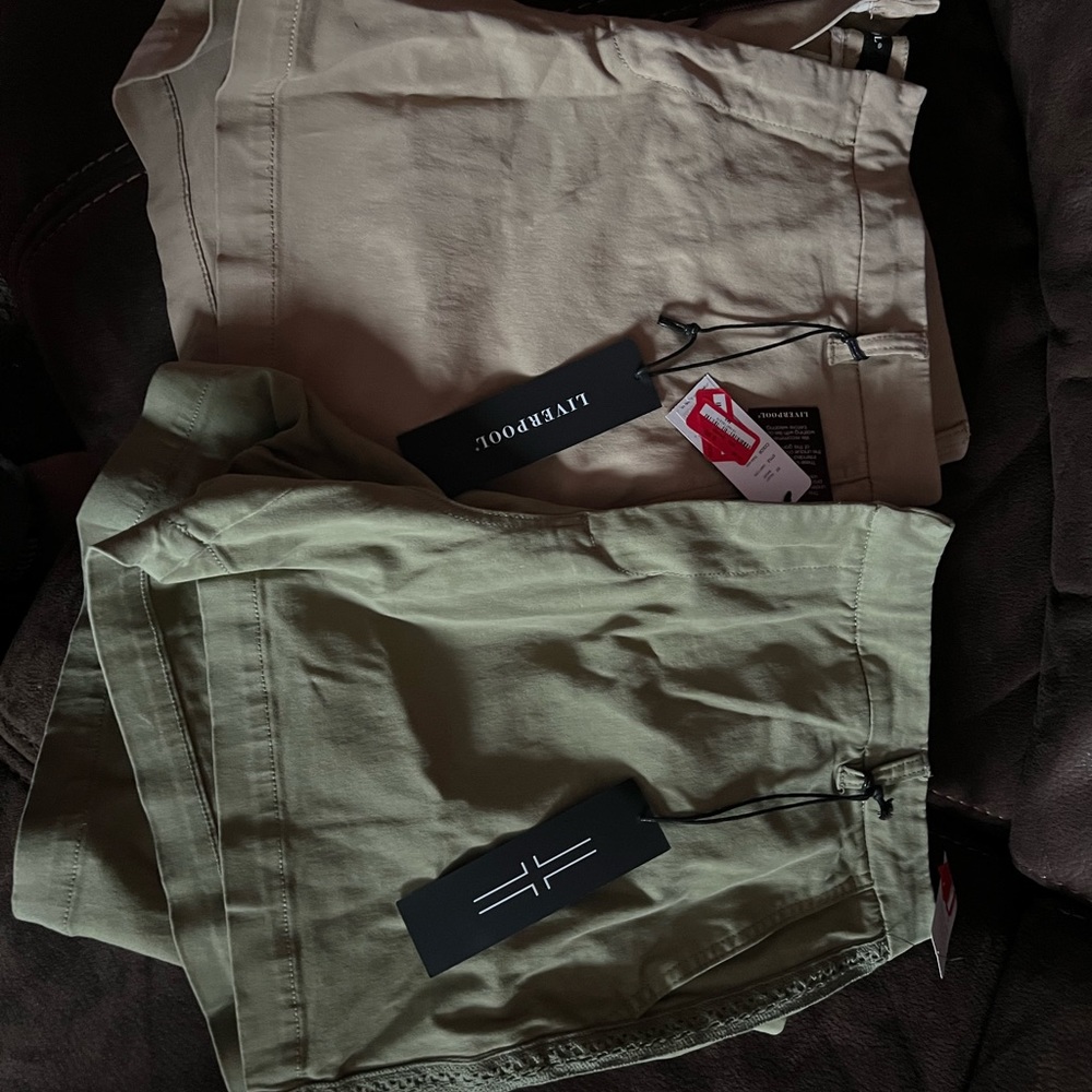 Womens plus size 16 new w/tags on olive & tan shorts